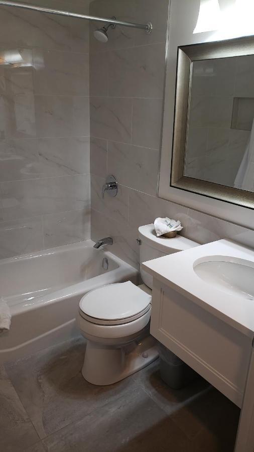 Arbutus Inn Victoria Ngoại thất bức ảnh