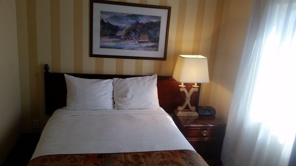 Arbutus Inn Victoria Ngoại thất bức ảnh